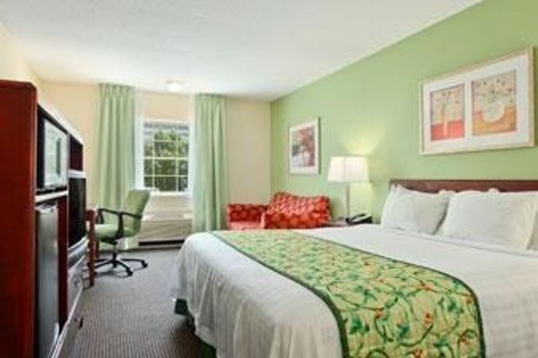 Baymont Inn and Suites Jefferson City